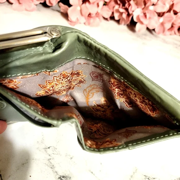 HOBO Vintage Sage Leather Wallet With Kisslock Pouch & Wanderlust Lining